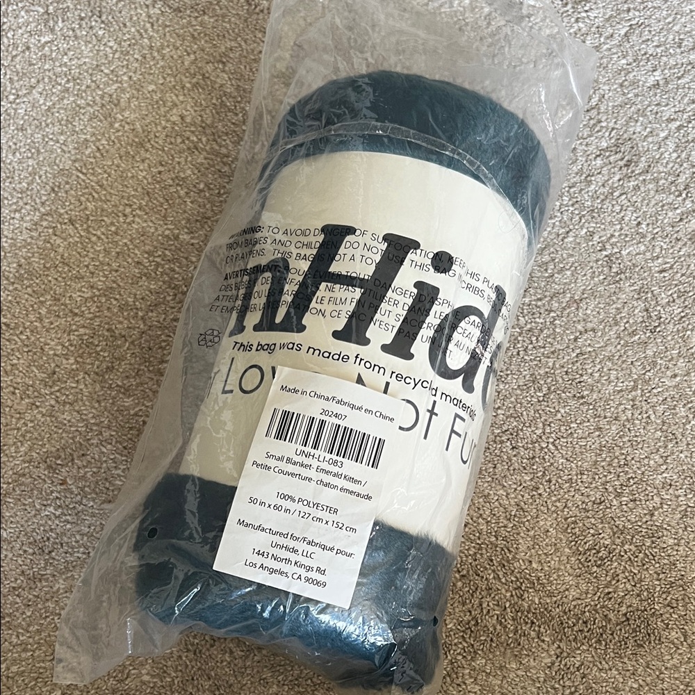 Unhide Marshmallow Blanket Emerald Green Small faux fur